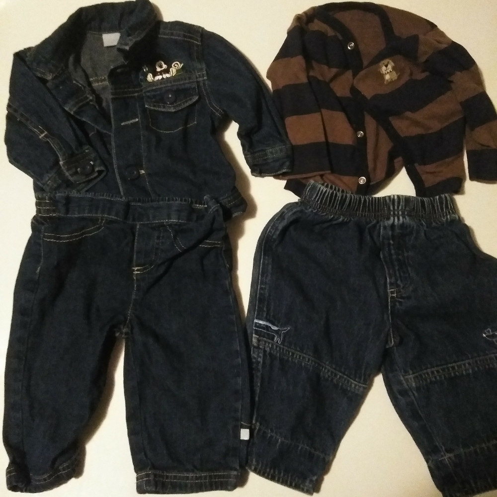 About 4lbs box of boys clothes 3-6 months